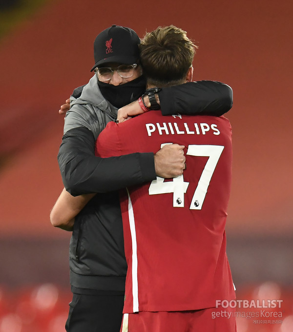 위르겐 클롭 감독과 너대니얼 필립스(이상 리버풀). 게티이미지코리아