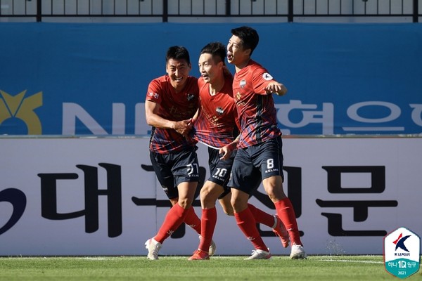 창단 첫 3연승을 노리는 김천상무. 한국프로축구연맹