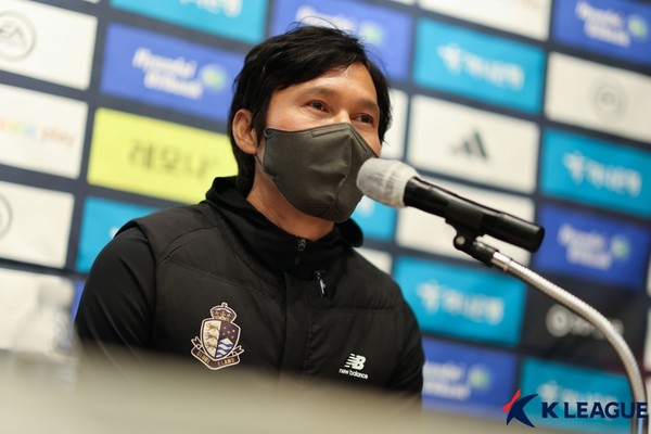 박충균 서울이랜드FC 감독. 한국프로축구연맹 제공