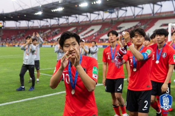 2019년 대회 결승에 올랐떤 대한민국은 골든볼 수상자 이강인을 배출했다.