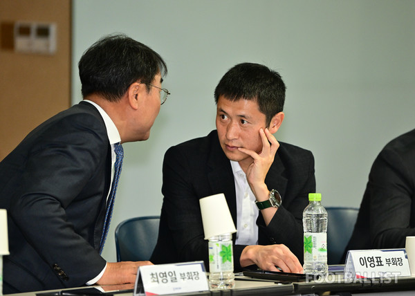 최영일 부회장(왼쪽), 이영표 부회장(오른쪽). 서형권 기자