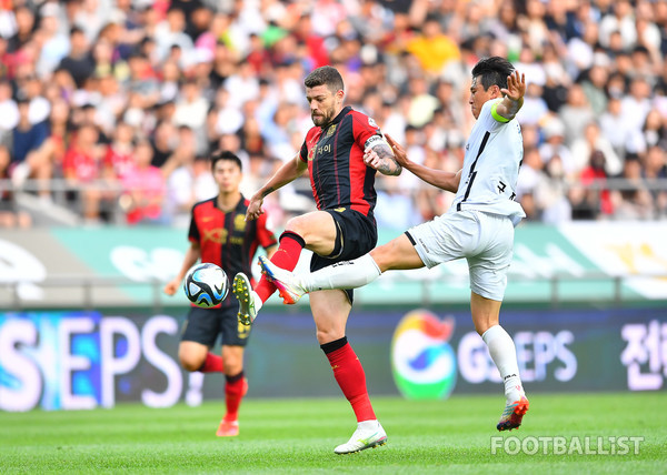 오스마르(왼쪽, FC서울), 구자철(오른쪽, 제주유나이티드). 서형권 기자
