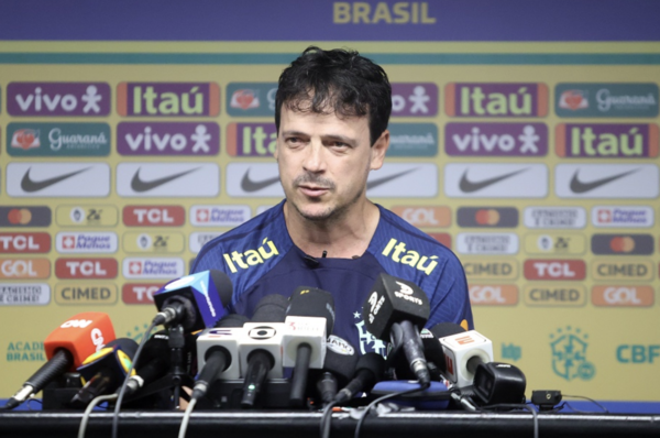 Fernando Guiniz, Gerente Interino do Brasil.  Site da Associação Brasileira de Futebol foi apreendido