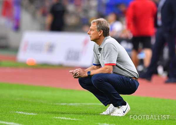 Jurgen Klinsmann, técnico da seleção coreana de futebol masculino.  Repórter Seo Hyung Kwon