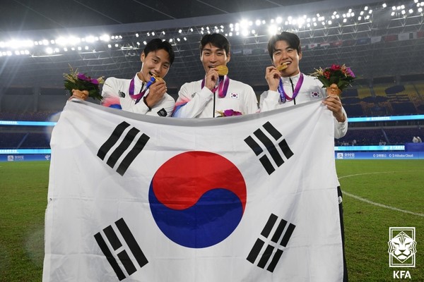 백승호, 박진섭, 설영우(왼쪽부터, 이상 당시 아시안게임 대표팀). 대한축구협회 제공