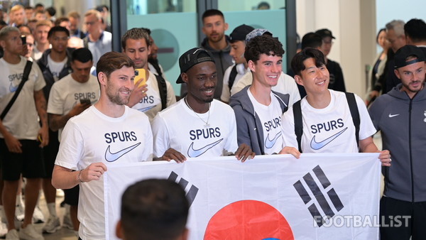 벤 데이비스, 이브 비수마, 아치 그레이, 손흥민(왼쪽부터, 이상 토트넘홋스퍼). 서형권 기자