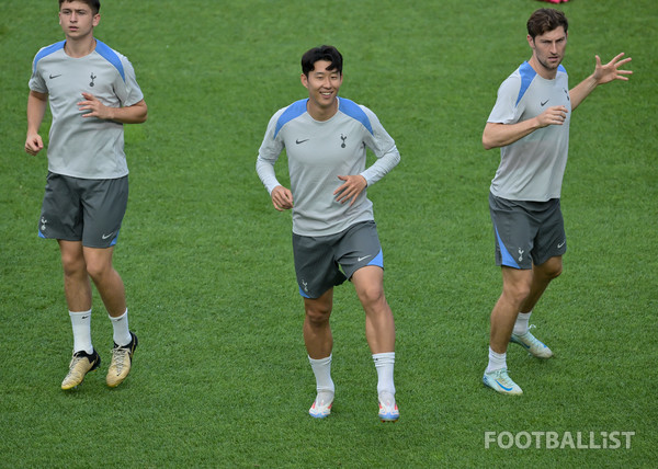 손흥민(가운데, 토트넘홋스퍼). 서형권 기자