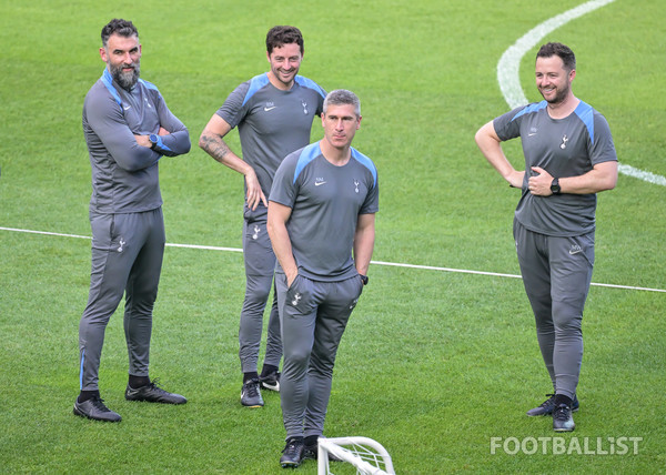 밀레 예디낙, 라이언 메이슨, 닉 몽고메리, 맷 웰스 코치(왼쪽부터, 이상 토트넘홋스퍼). 서형권 기자