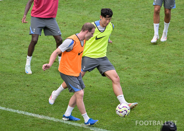 올리버 스킵(왼쪽), 손흥민(이상 토트넘홋스퍼). 서형권 기자