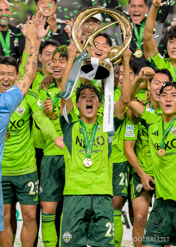 최철순(가운데, 전북 현대). 서형권 기자