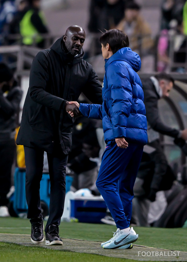 오토 아도(왼쪽, 가나), 홍명보 감독(오른쪽). 서형권 기자