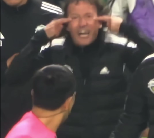 증거 영상 속 타노스 코치. 한국프로축구심판협의회 제공