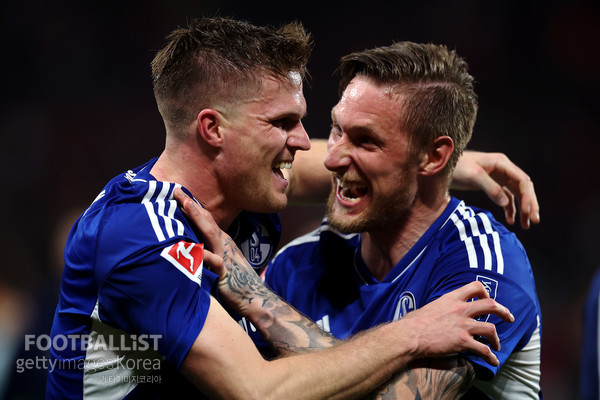 마리우스 뷜터(왼쪽)와 세바스티안 폴터(모두 샬케04). 게티이미지코리아