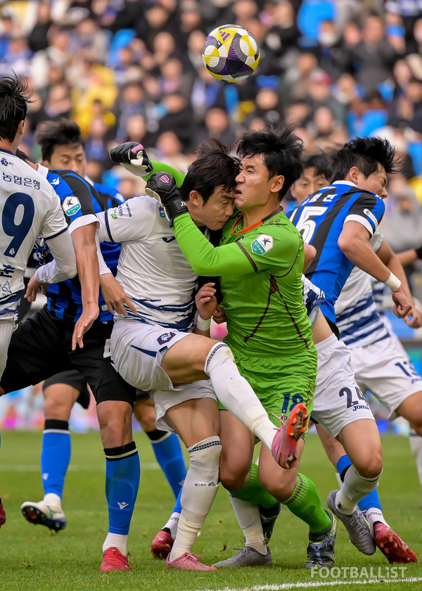 윤석영(왼쪽), 정진욱(오른쪽, 충북청주). 서형권 기자