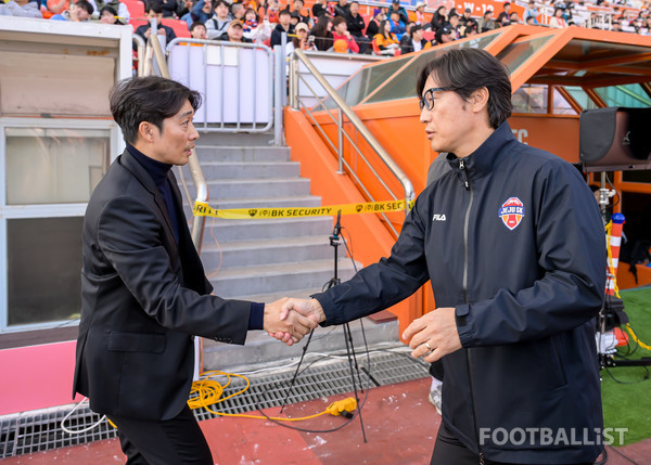 변성환 감독(왼쪽, 수원 삼성), 김정수 감독대행(오른쪽, 제주SK FC). 서형권 기자