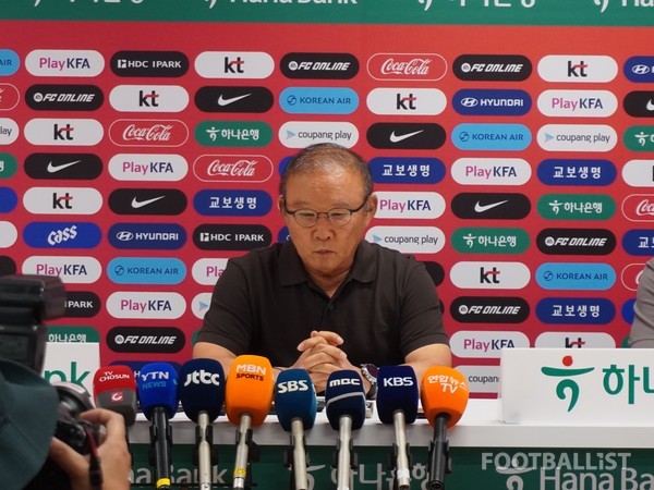 HLV Park Hang Seo bị LĐBĐ Hàn Quốc ép làm 'bia đỡ đạn' sau thất bại ở World Cup 2026 4 Ông Park Hang-seo, Trưởng đoàn tuyển quốc gia tham dự World Cup. Phóng viên Kim Hee-jun.