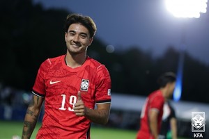 '한국 윙백 GOAT' 이영표, 옌스 극찬 "윙백이 갖춰야 할 모든 걸 보여줬...